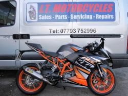 KTM RC 125 2015 8390 miles black/orange Akrapovic exhaust Fantastic condition!